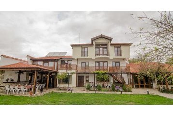 Bulgaria Privát Nevsha, Exterior